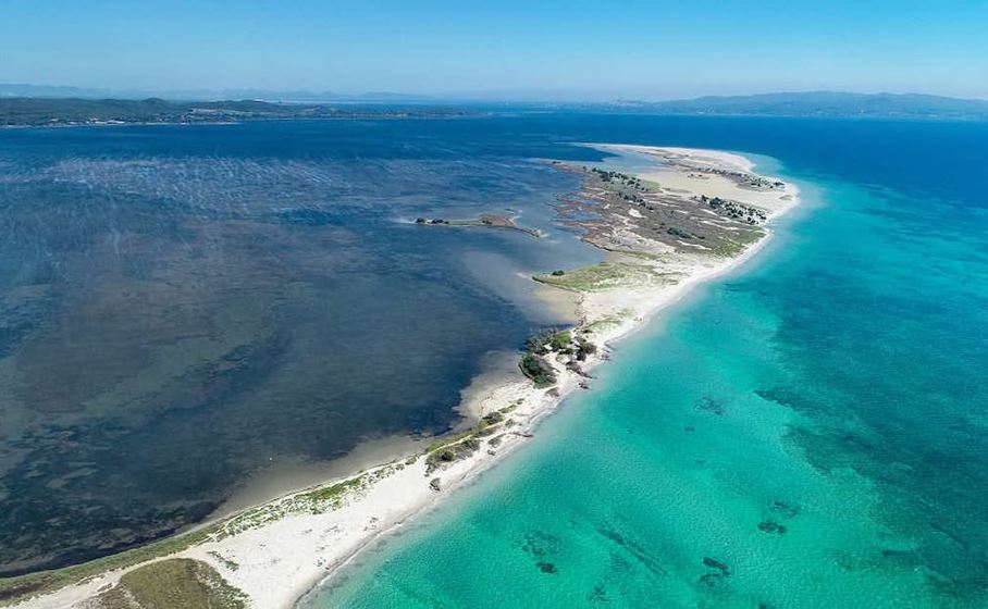 Vista aerea delle dune e della laguna di Sa Punta de s'Aliga